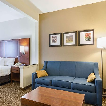 Quality Suites Springdale West I-49 Екстериор снимка