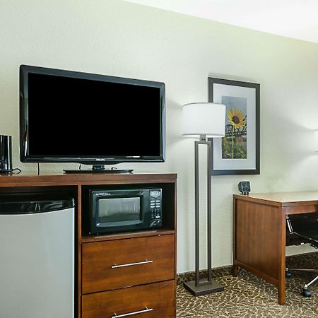 Quality Suites Springdale West I-49 Екстериор снимка