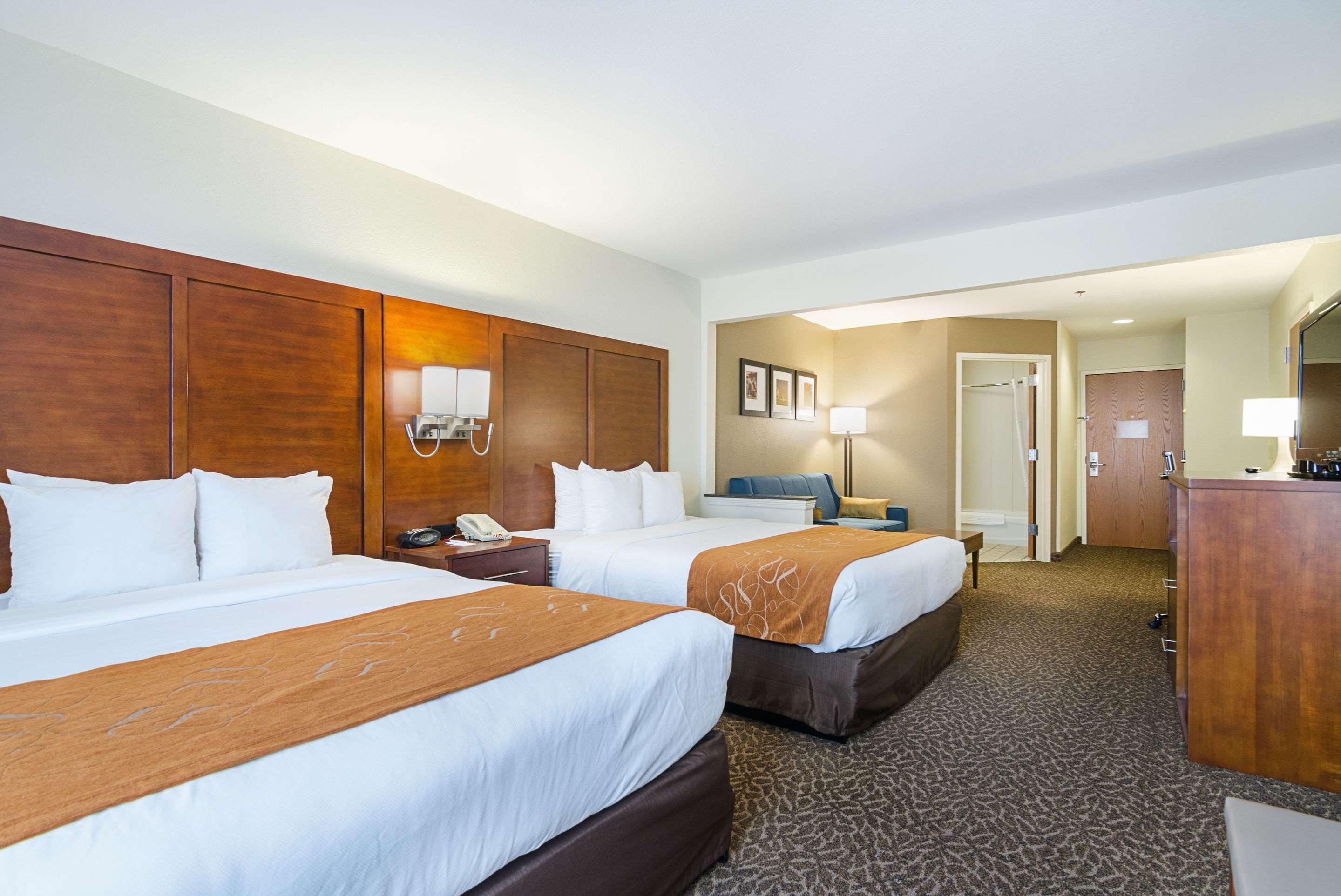 Quality Suites Springdale West I-49 Екстериор снимка