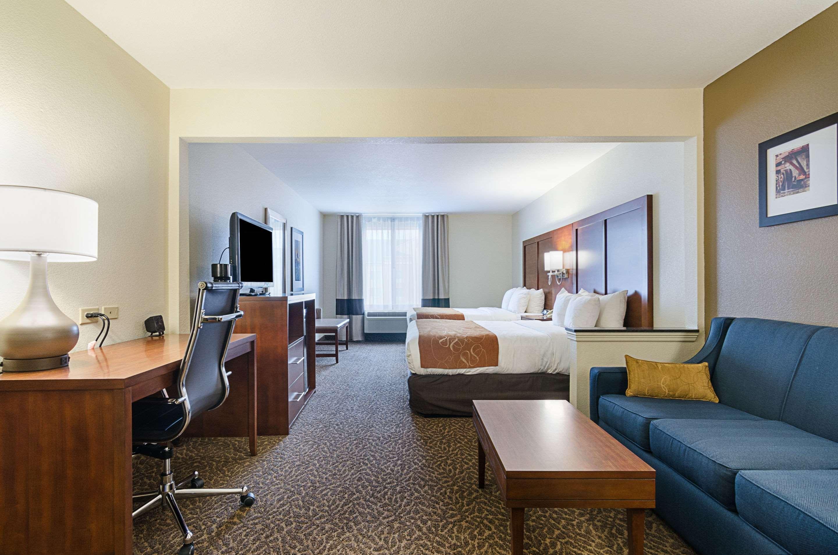 Quality Suites Springdale West I-49 Екстериор снимка