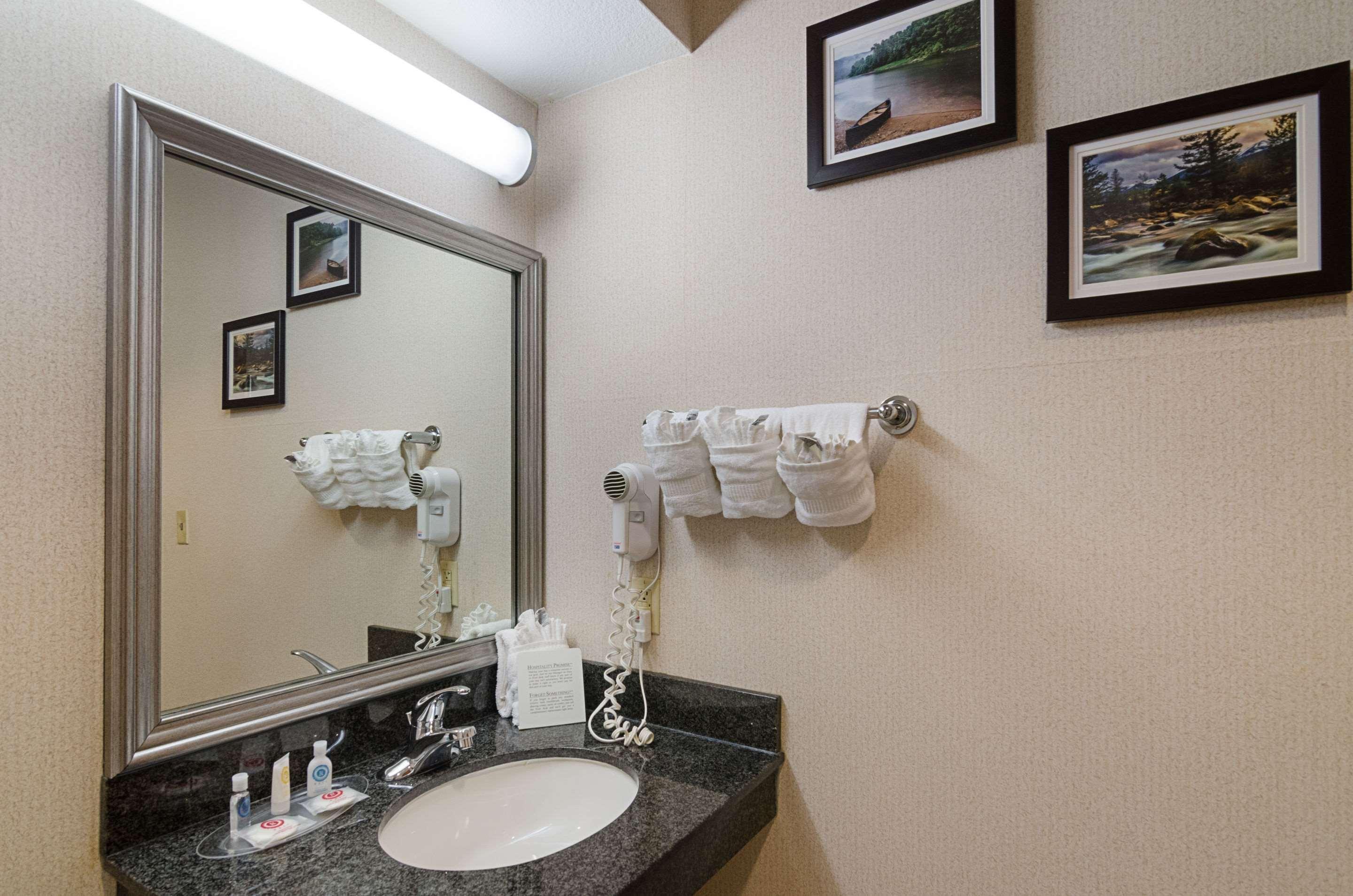 Quality Suites Springdale West I-49 Екстериор снимка