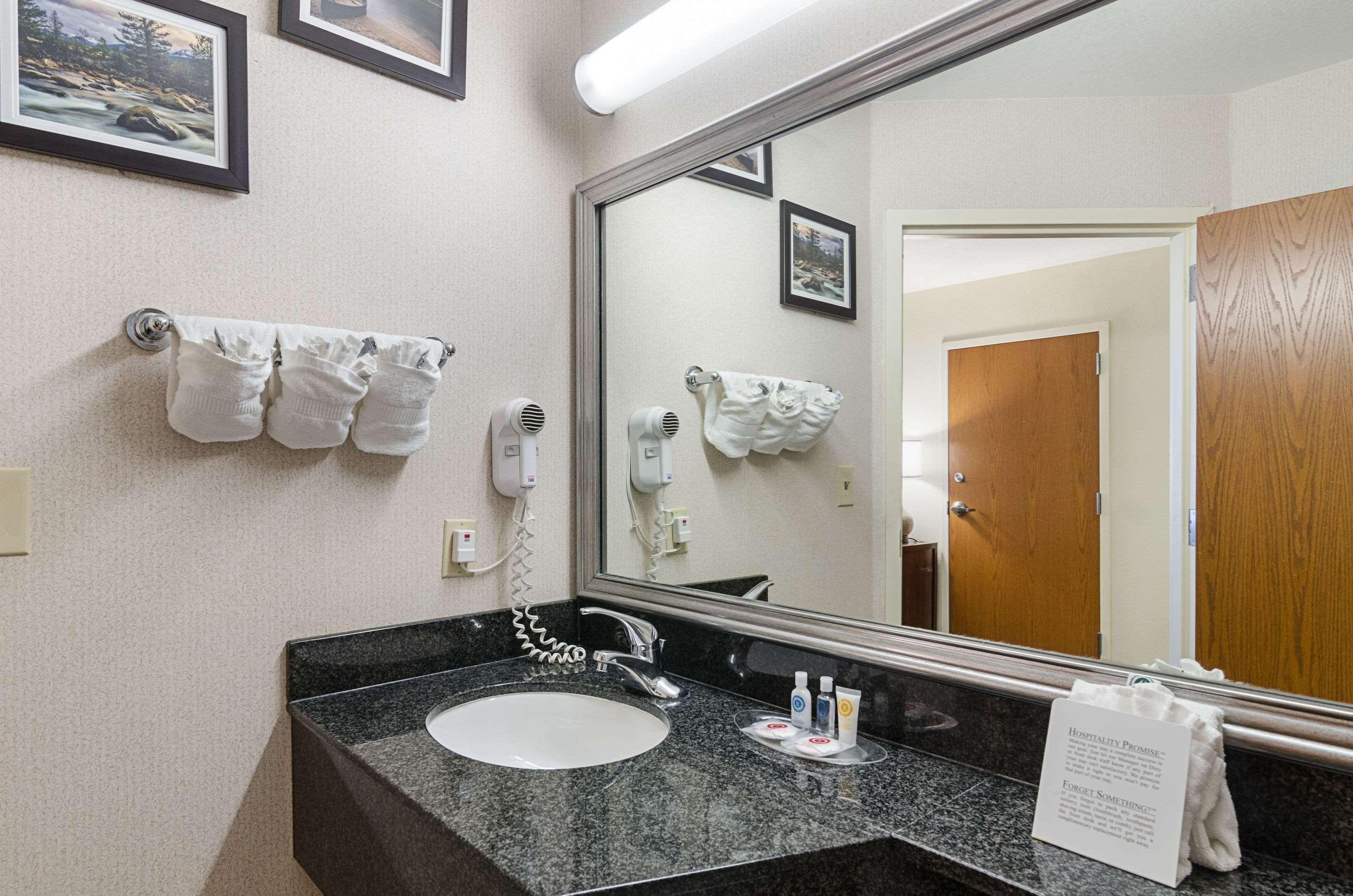 Quality Suites Springdale West I-49 Екстериор снимка