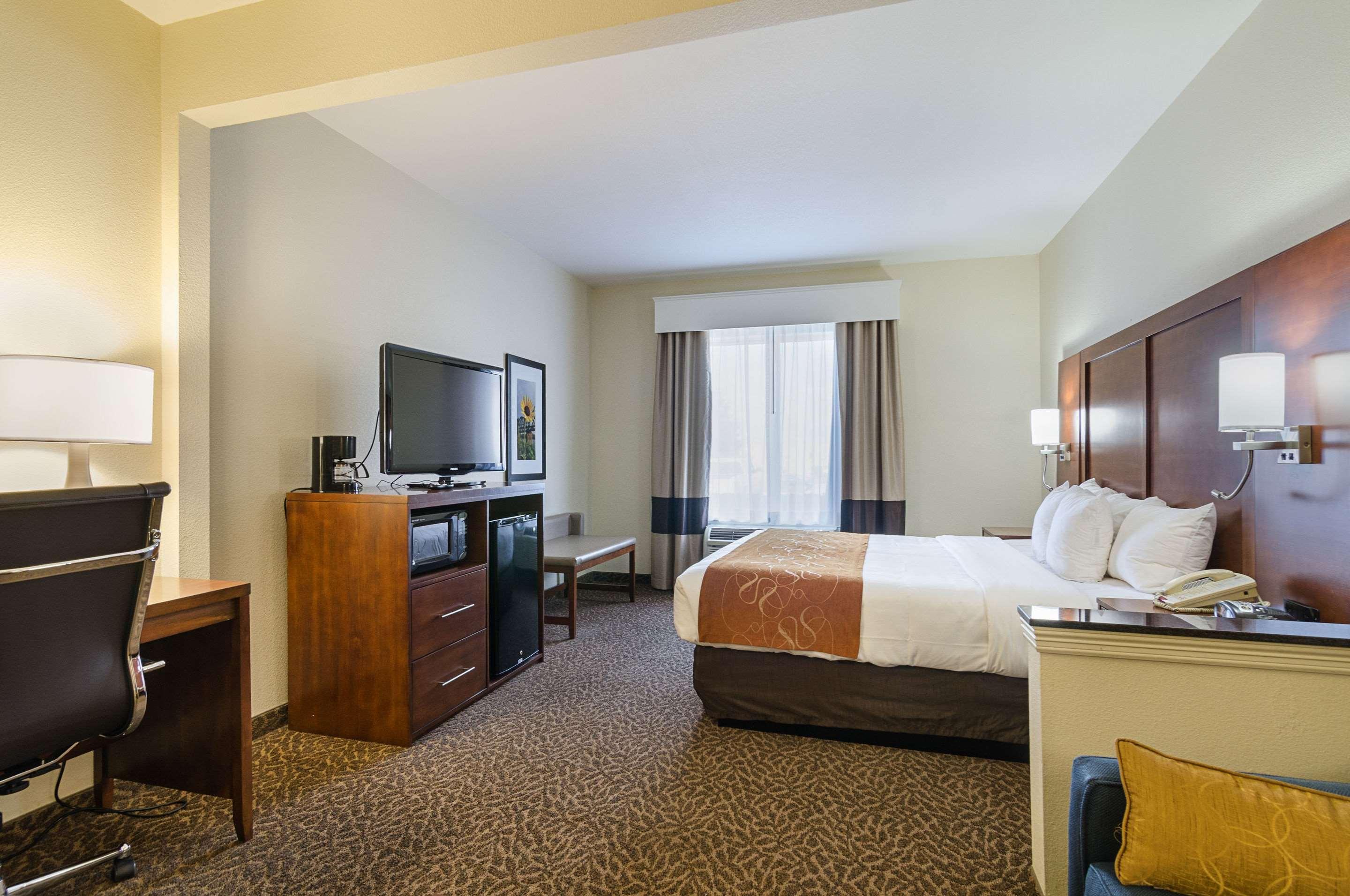 Quality Suites Springdale West I-49 Екстериор снимка