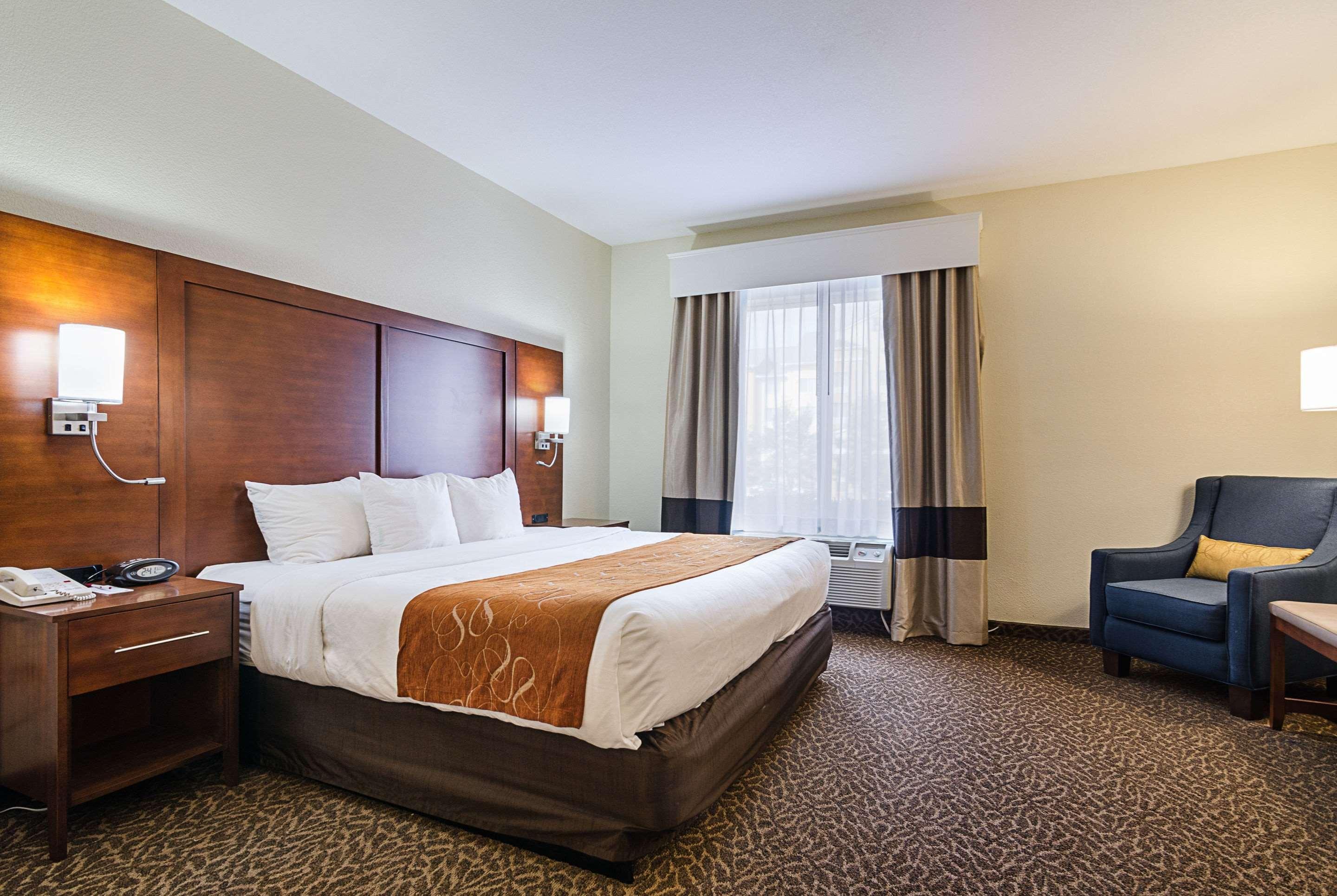 Quality Suites Springdale West I-49 Екстериор снимка