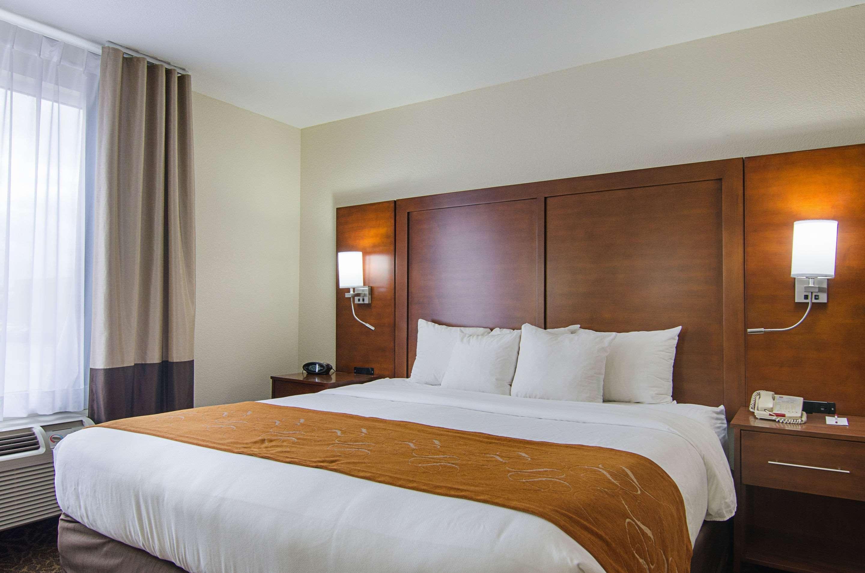 Quality Suites Springdale West I-49 Екстериор снимка