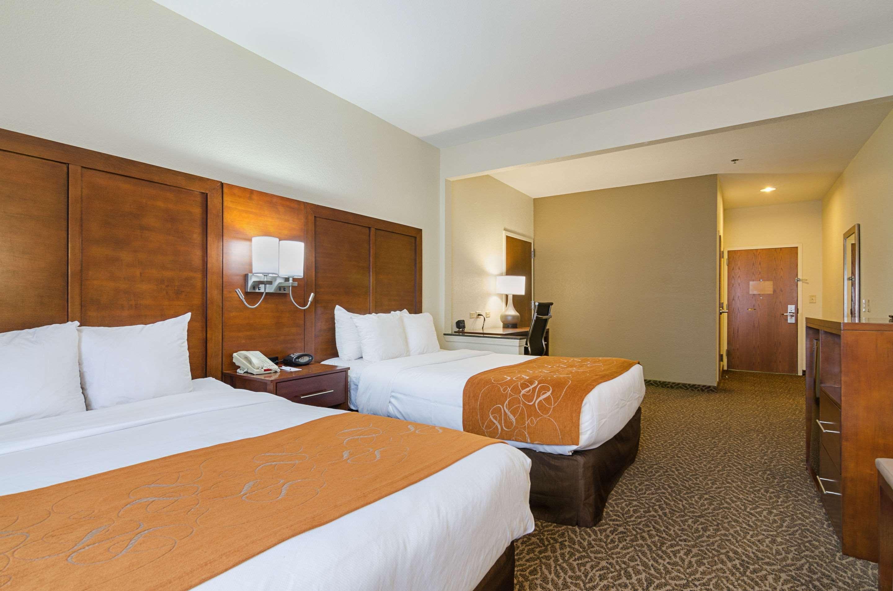 Quality Suites Springdale West I-49 Екстериор снимка