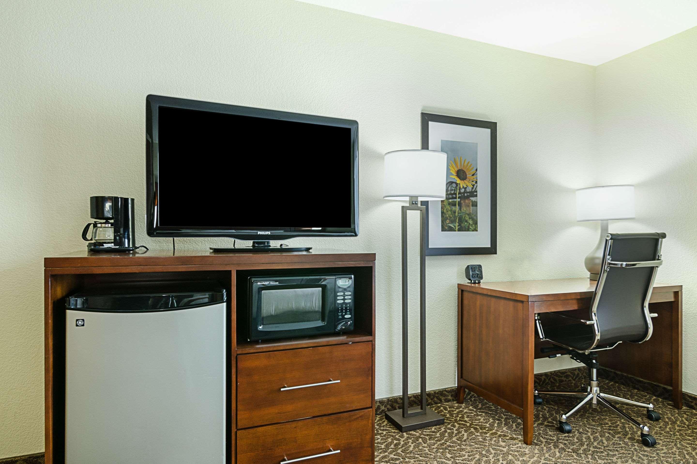 Quality Suites Springdale West I-49 Екстериор снимка