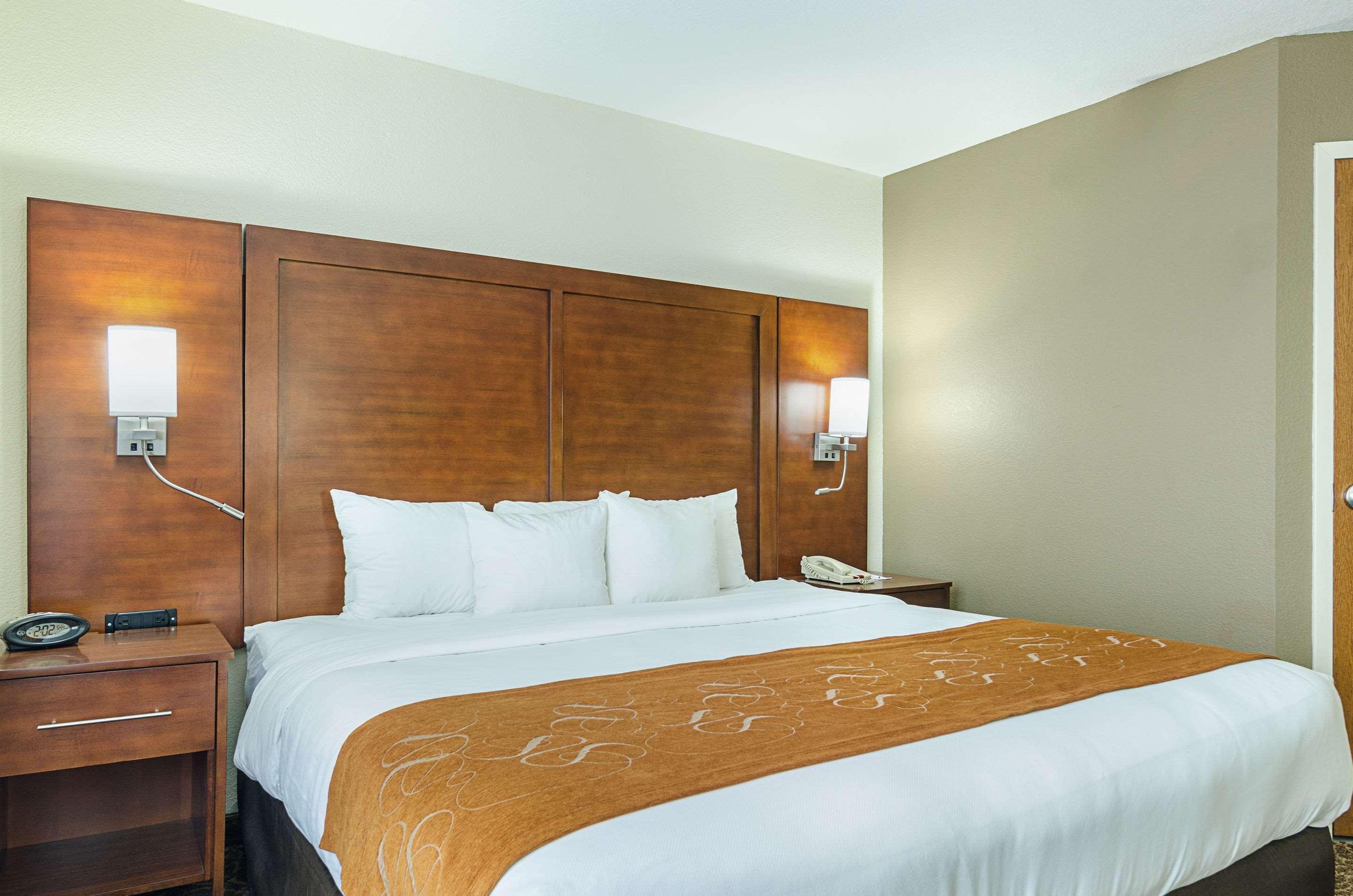 Quality Suites Springdale West I-49 Екстериор снимка
