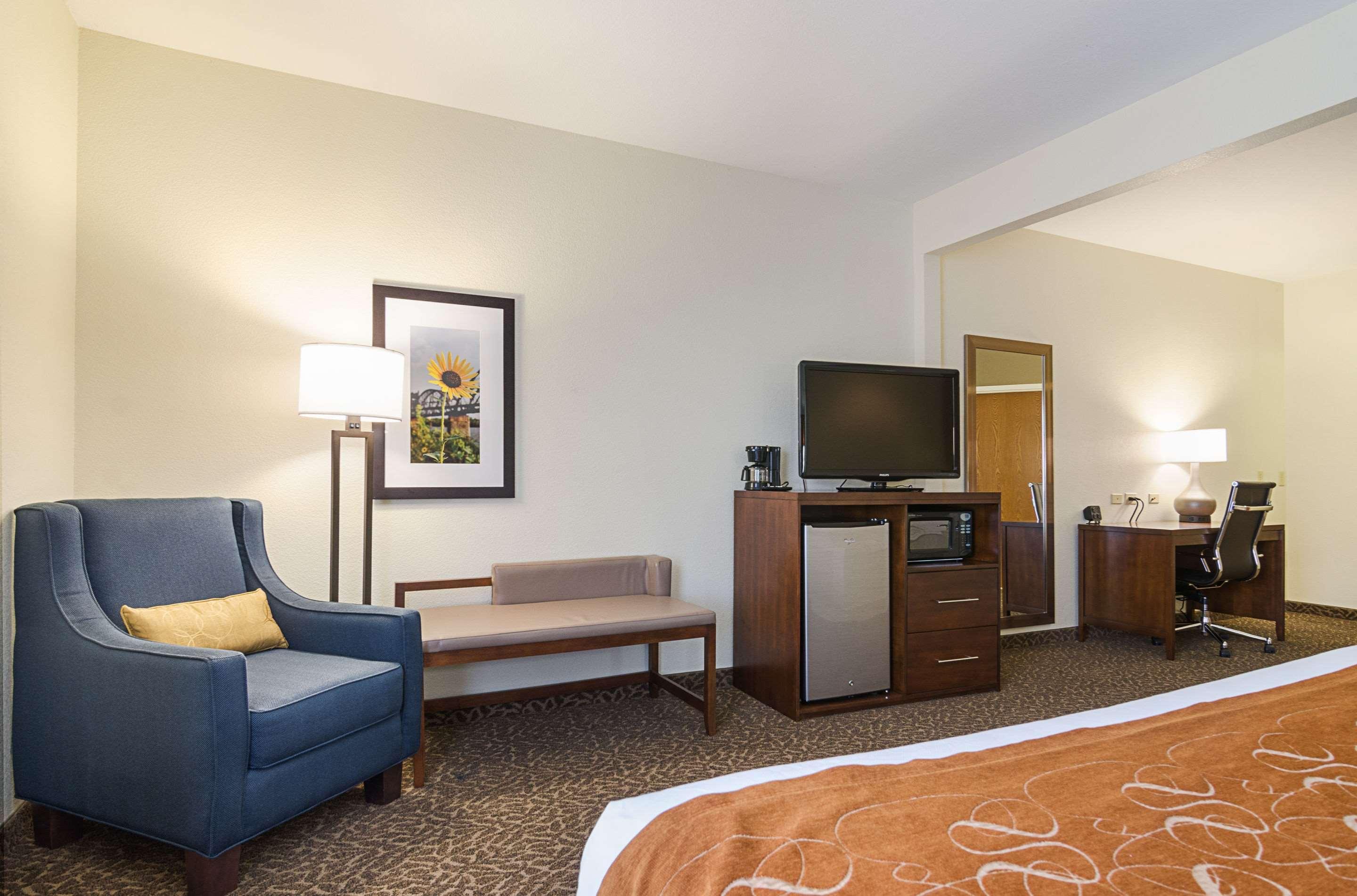Quality Suites Springdale West I-49 Екстериор снимка