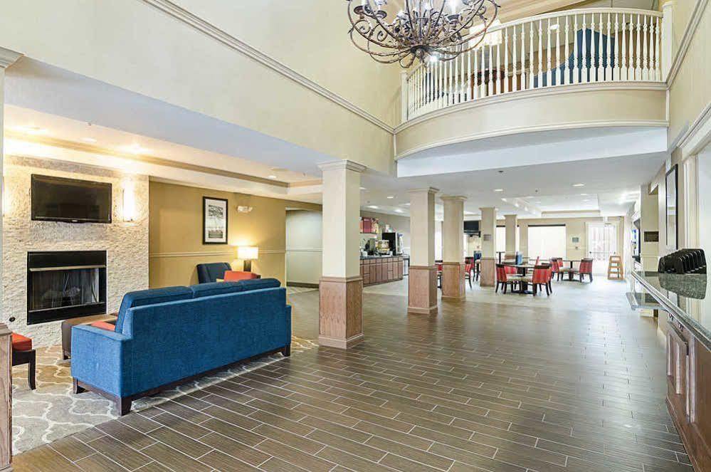 Quality Suites Springdale West I-49 Екстериор снимка